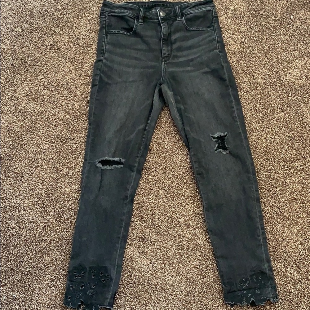American Eagle hi-rise jegging embroidered crop